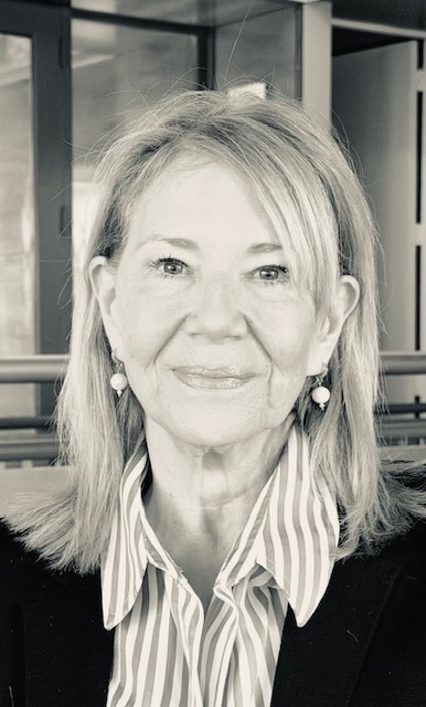 black and white portrait of Mary Ellen Goeke smiling
